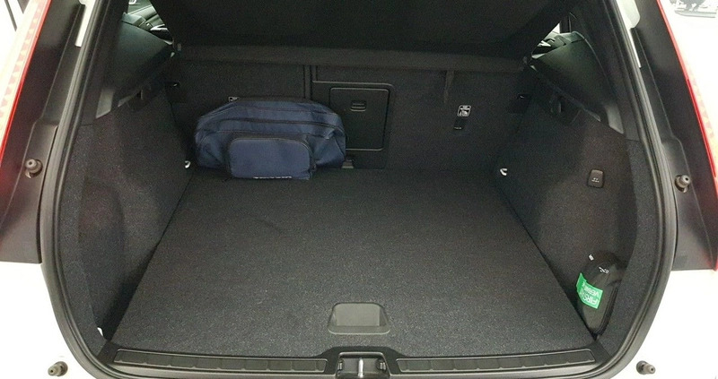 Volvo XC 40 cena 122900 przebieg: 94000, rok produkcji 2021 z Wąchock małe 631